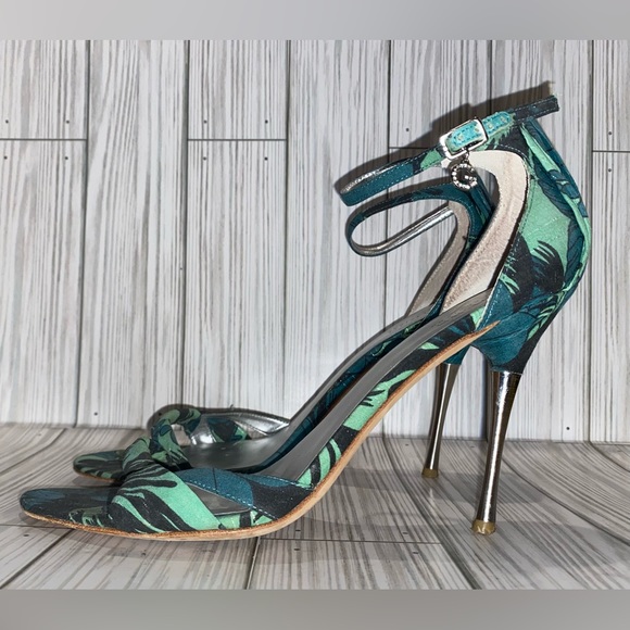 Guess By Marciano Tropical Jungle Leaf Floral Strap Stilettos Sandals Size 8.5 - Picture 3 of 12
